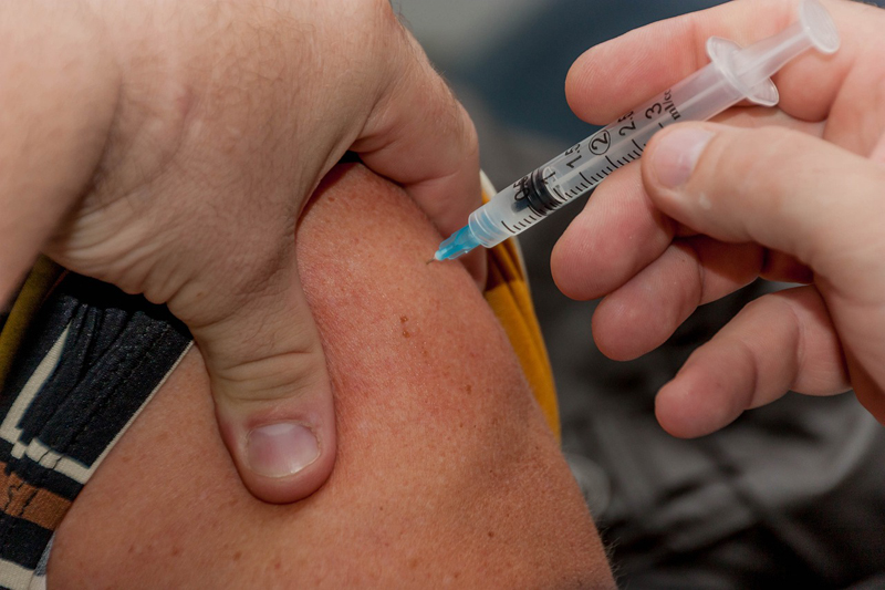 Campanha de vacinação contra gripe de 2024 começa em SP