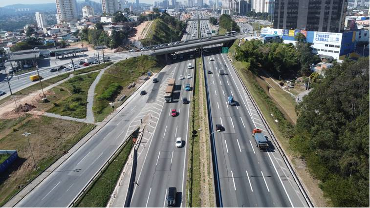 CCR ViaOeste faz obras no km 26 da Castello, em Barueri