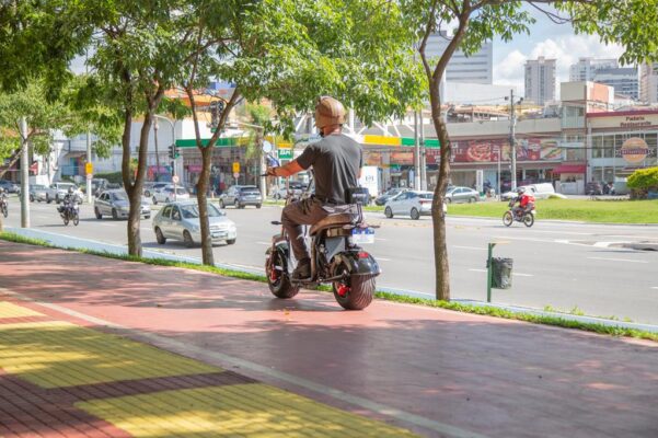 Motos elétricas têm novas regras para circulação