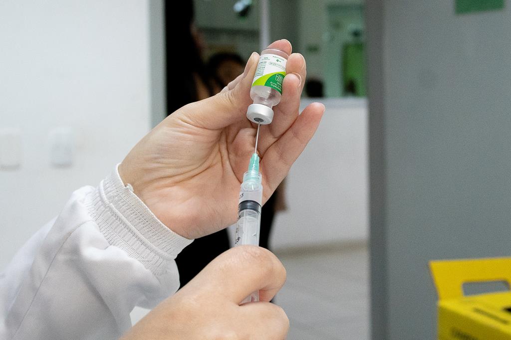 SP amplia vacinação contra a gripe para toda a população